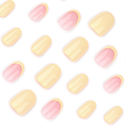 Kunstvolle Nagelkunst mit eleganter French-Spitze Brehn