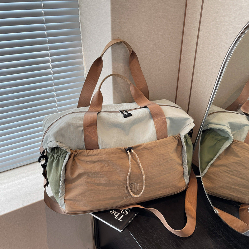 Vielseitige leichte Reisetasche