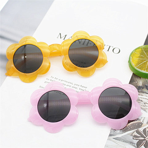 Damen Sonnenbrille im verspielten Blumenmuster Brehn