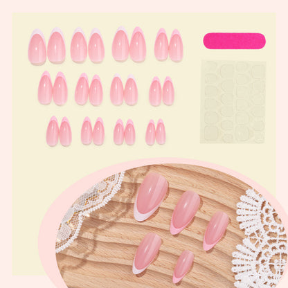 Kunstnagelset mit elegantem French-Tip Design Brehn