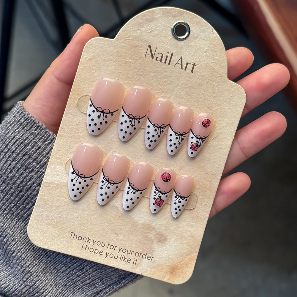 Elegante künstlerische Press-On-Nagelset Brehn
