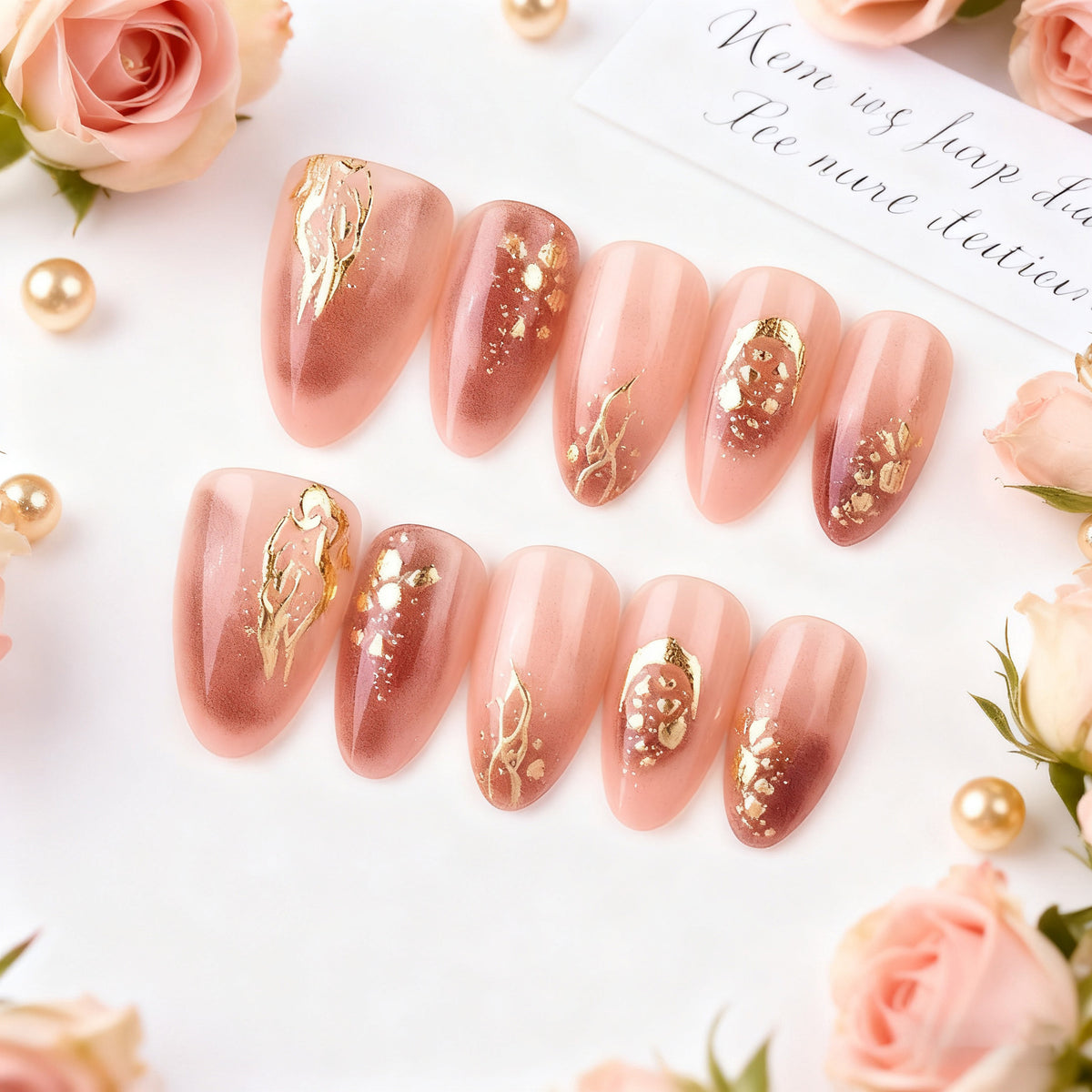 Elegantes Goldakzentiertes Press-On Nagelkunstset Brehn