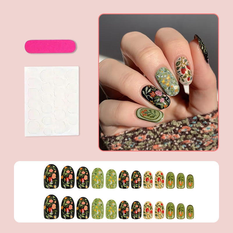 Kunstnagelset mit floralen Motiven und Glitzerakzenten Brehn