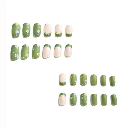 Floral Accent Nail Art Brehn