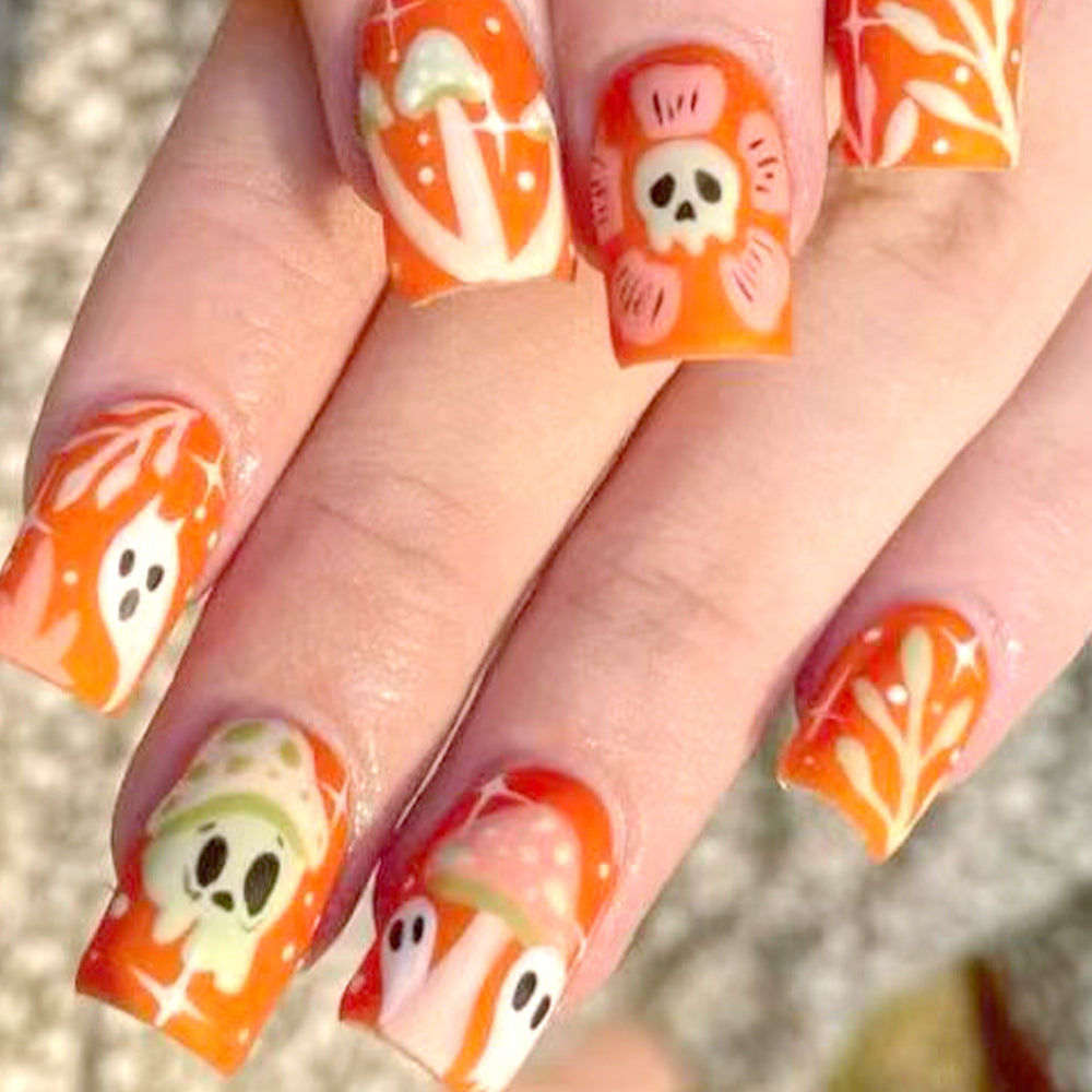 Kreative Halloween-Themen Nagelkunst Brehn
