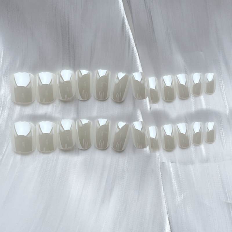 Premium Glänzendes Press-On Nageldesign Set Brehn
