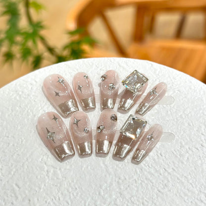 Glamourös Press-On Nagel Set mit Strass-Akzenten