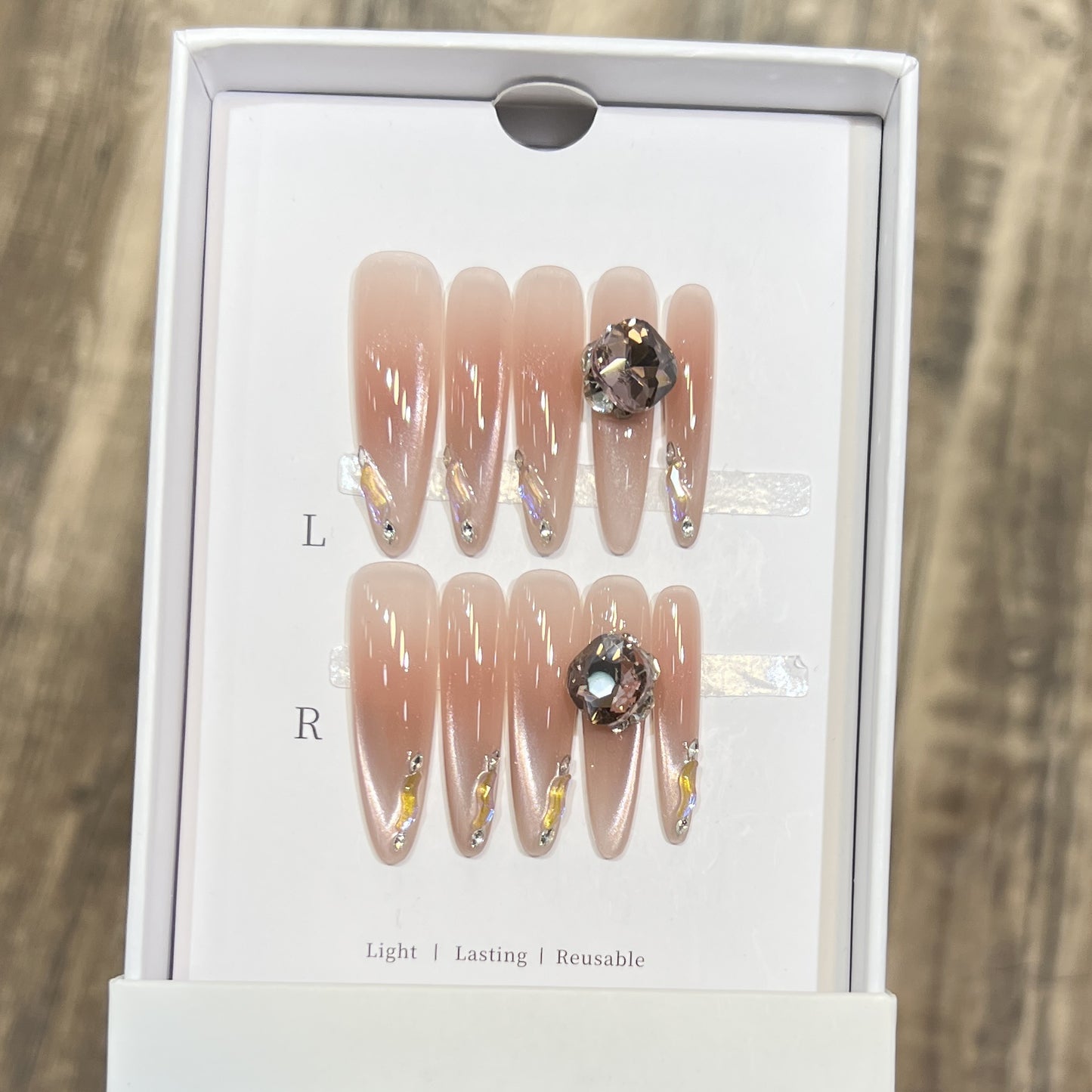 Wiederverwendbares Stiletto Nagelkunst Set mit eleganten Strassverzierungen Brehn