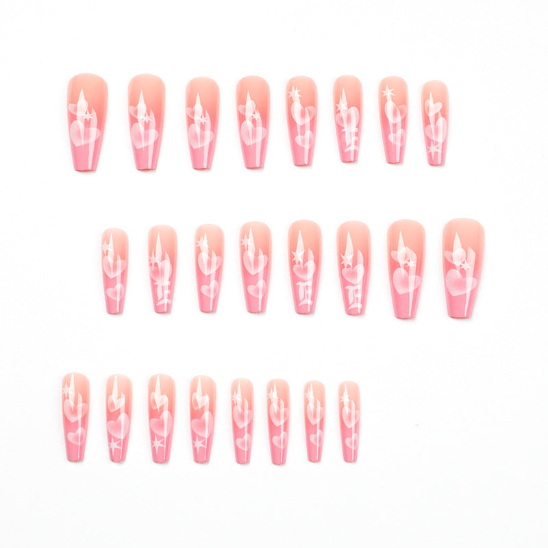 Künstliche Nagelkunst mit Herzmustern Brehn