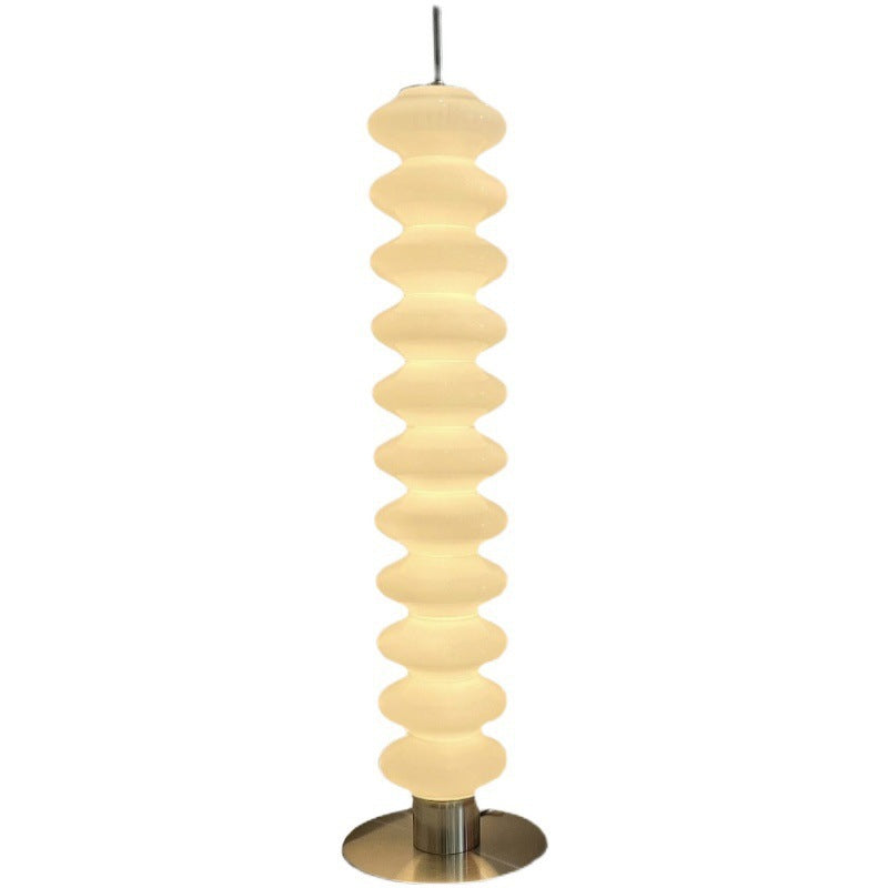 Moderne Tischlampe mit skulpturalem Design
