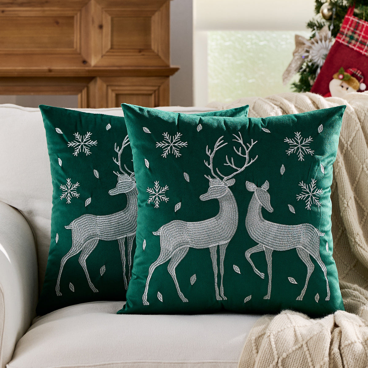 Dekoratives Weihnachts-Wurfkissen mit Hirschsilhouette