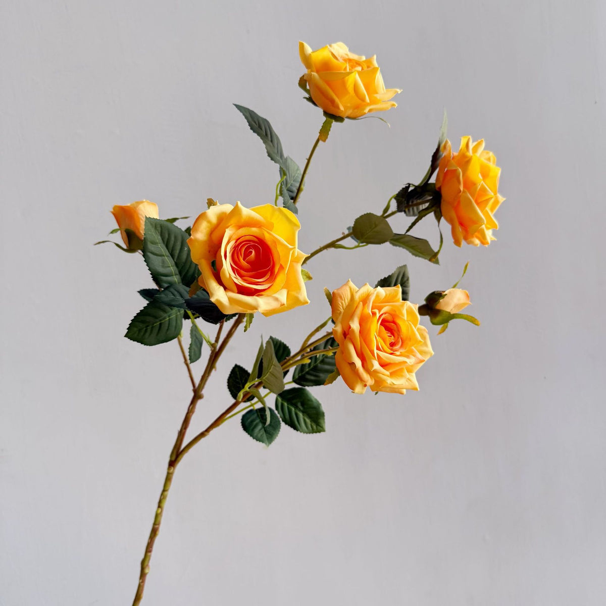 Elegante Blumenarrangement
