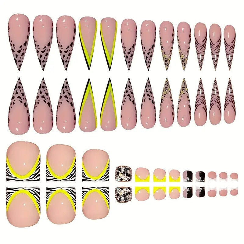 Dekorative geometrische Nagelverzierungen Brehn