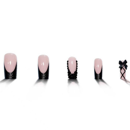 Stiletto-Nagelkunstverlängerungen mit dekorativen Akzenten Brehn