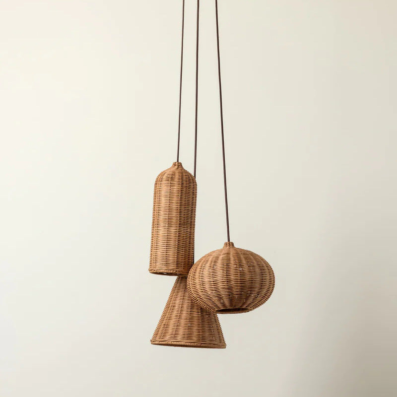 Handgefertigte Pendelleuchte aus geflochtenem Rattan Brehn