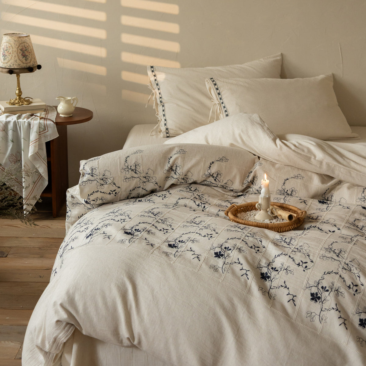 Bestickte Leinen-Bettbezugset mit Vintage-Patchwork-Blumenmuster