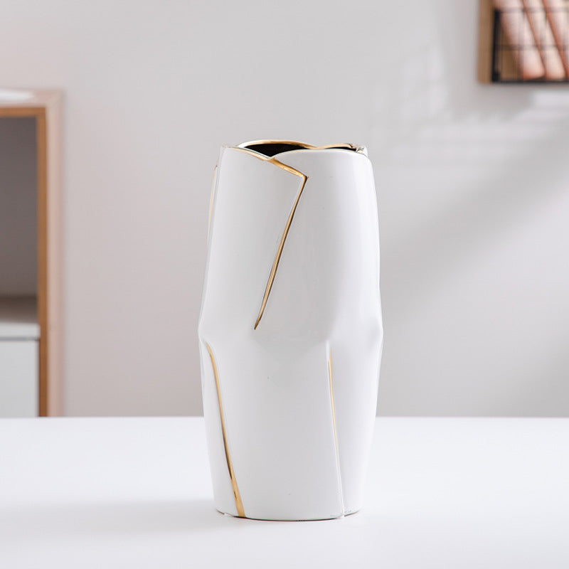 Dekorative Keramikvase mit goldener Akzentuierung Brehn