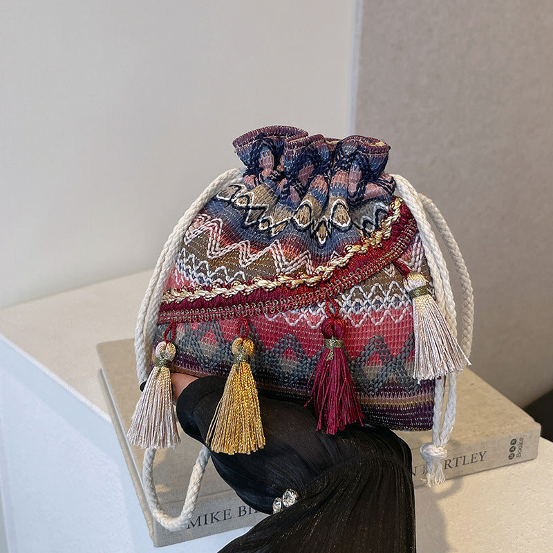 WoBohemian Bestickte Bucket Bag Brehn