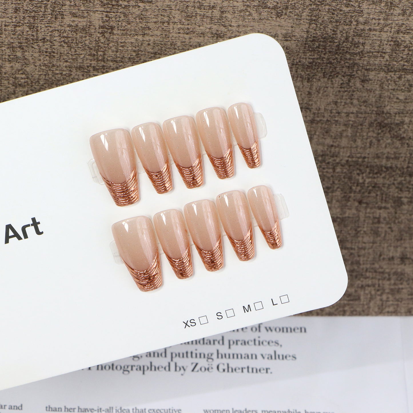 Glamouröse French Tip Nagelkunst Brehn