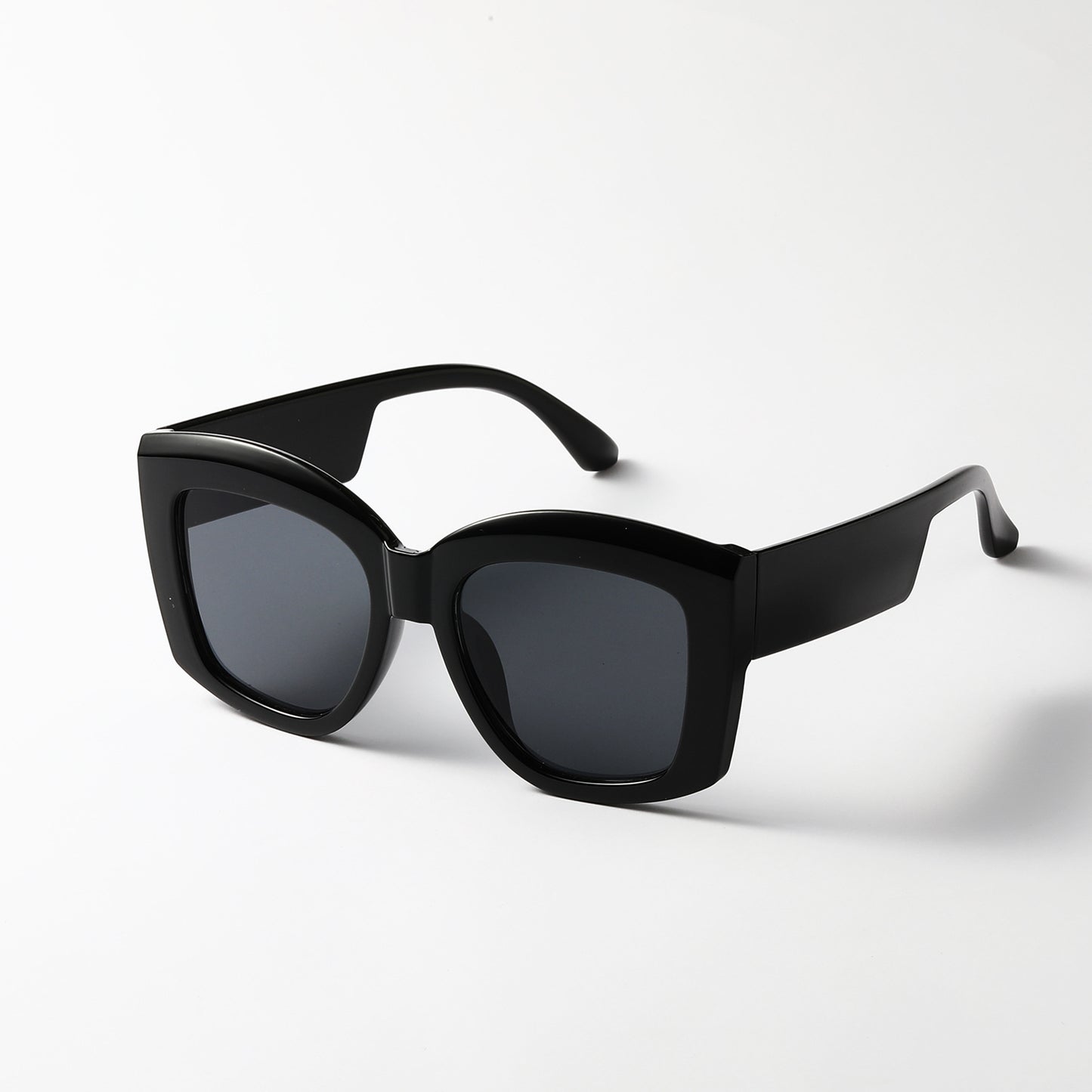 Damen modische Oversize-Sonnenbrille im einzigartigen Design Brehn