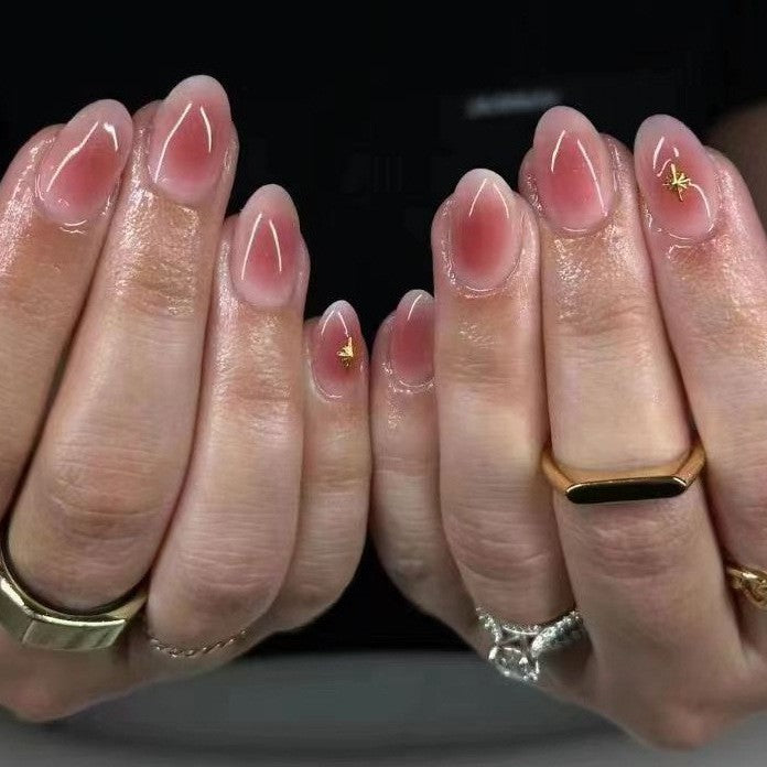Kunstvolle Nagelset mit 3D-Blumen- und Schleifendetails Brehn