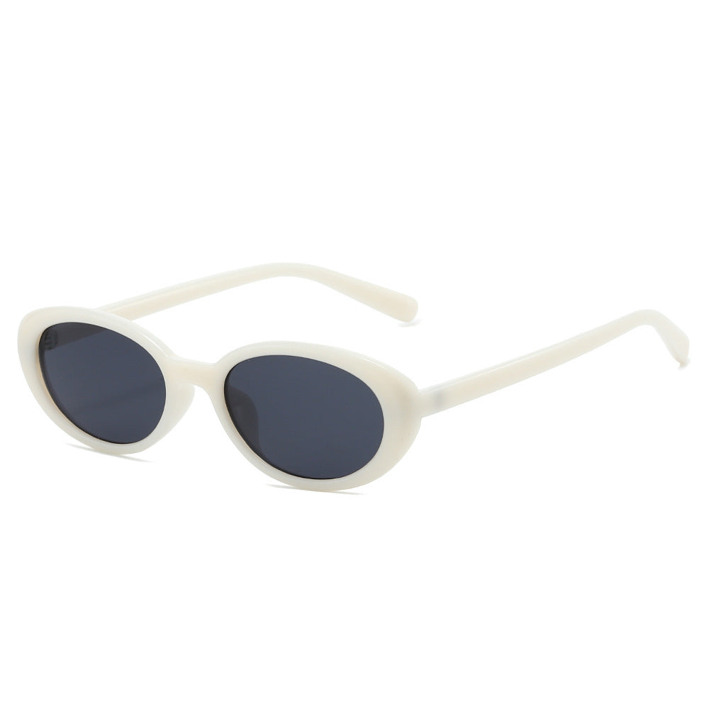 Retro-inspirierte Cat-Eye-Sonnenbrille mit transparenten Fassungen Brehn