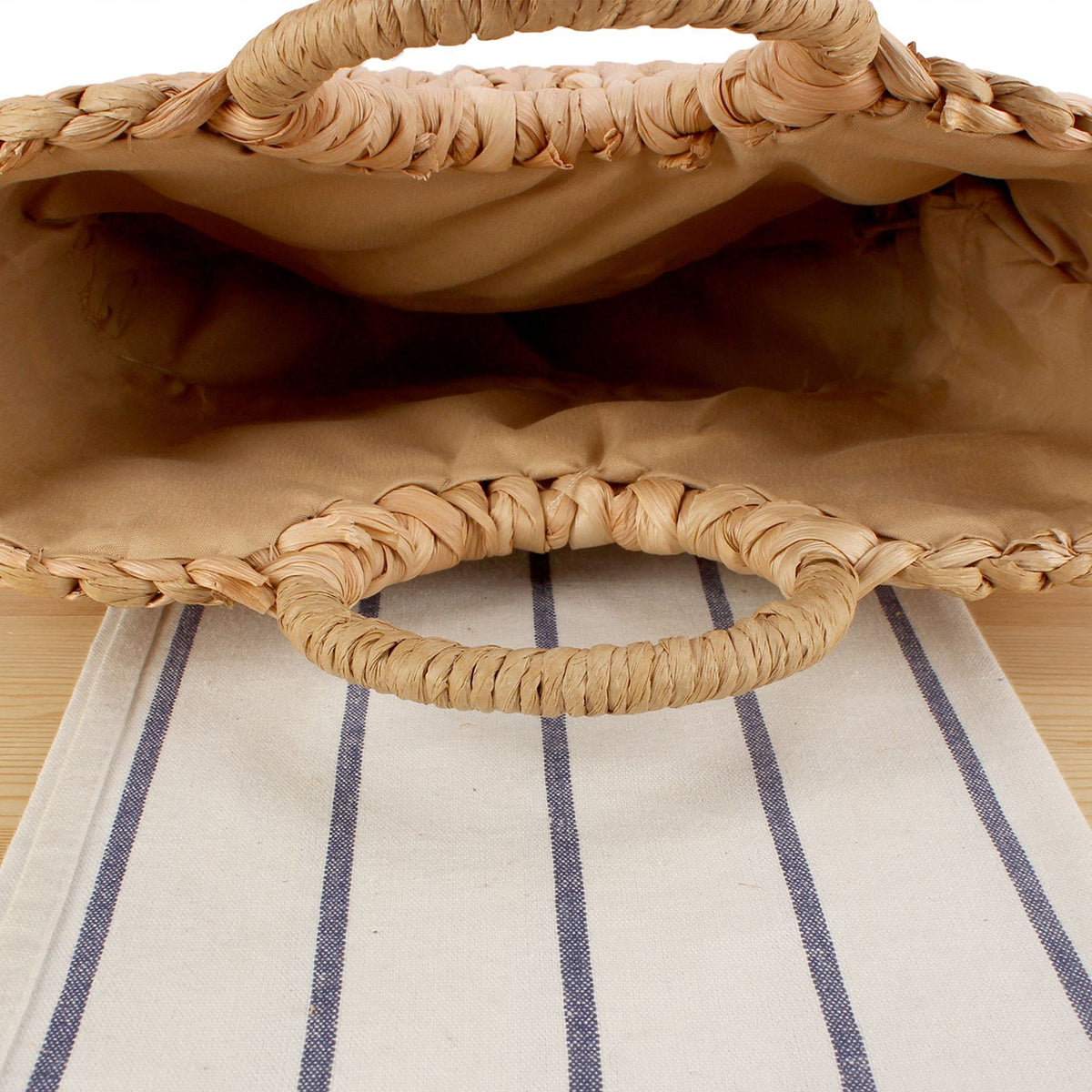 Tragetasche Aus Handgefertigtem Naturmaterial mit Elegantem Rundgriff Brehn