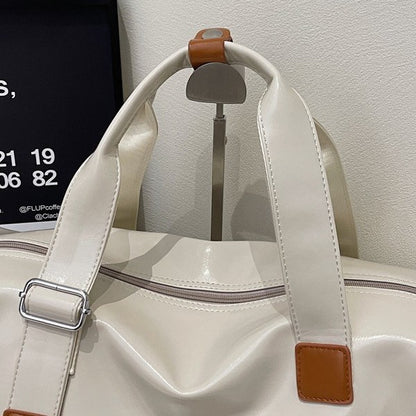 Glänzende Sport-Duffel