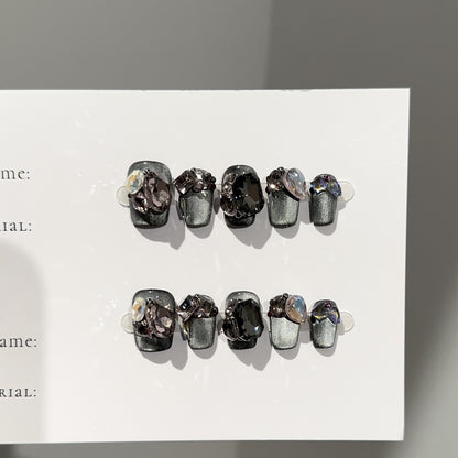 Glamouröse mit Edelsteinen verzierte Press-On Nagelset