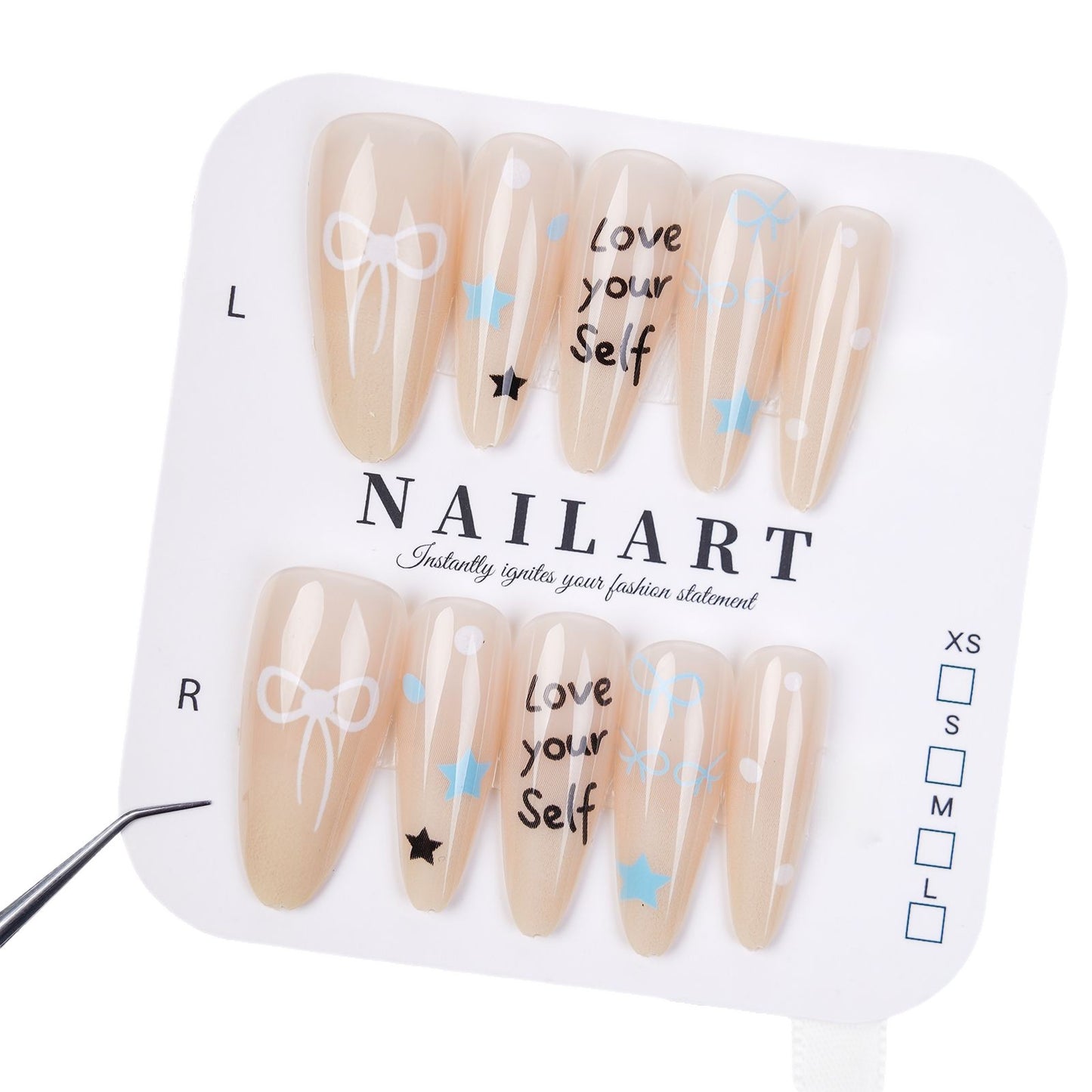 Dekoratives Press-On-Nagel-Set mit skurrilen Mustern Brehn