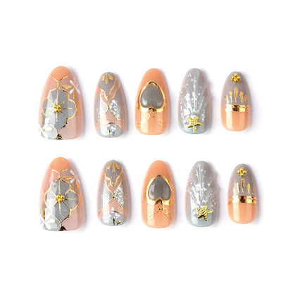 Künstlerische Herz-inspirierte Press-on Nagelkunst Brehn