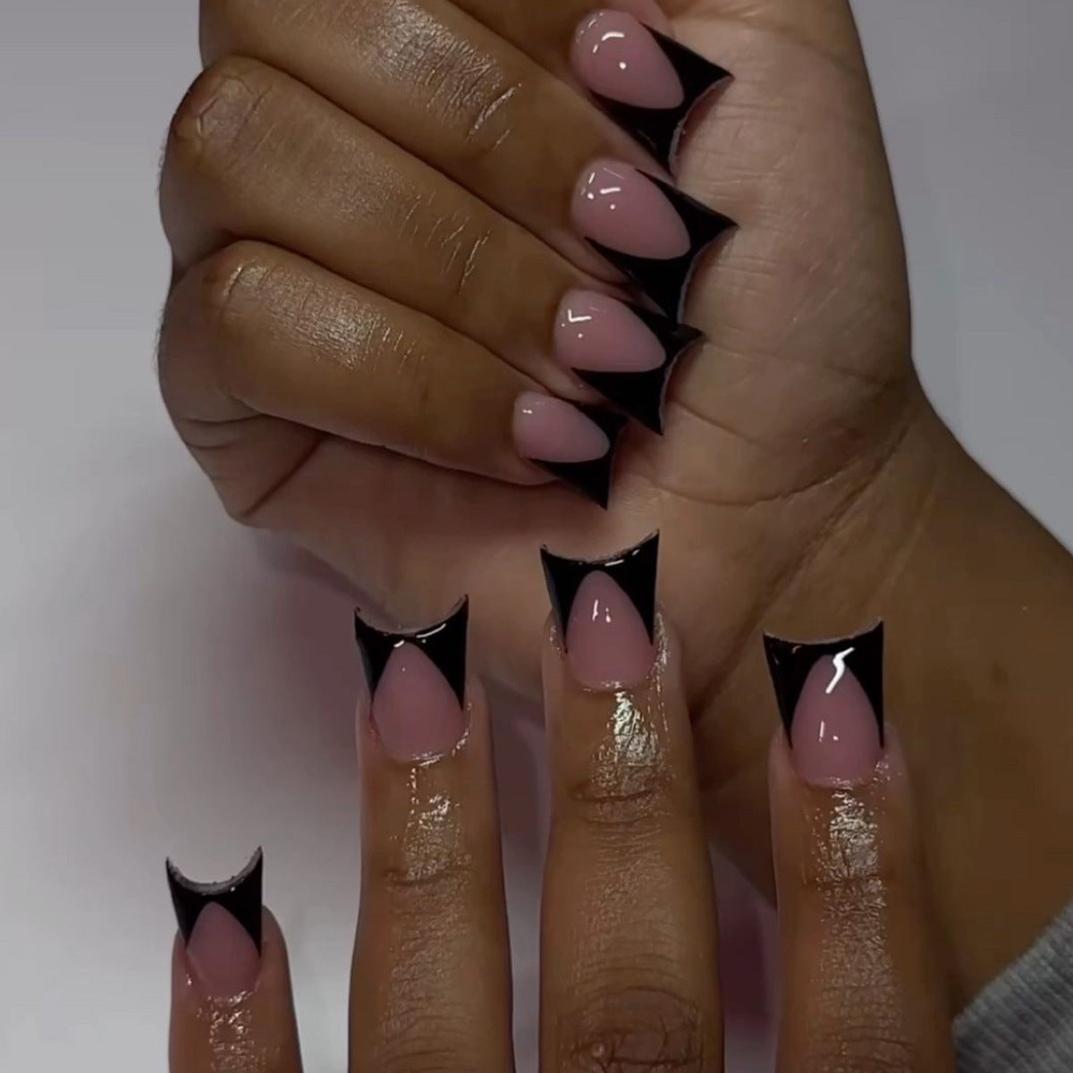 Elegante Stiletto Press-On Nagelerweiterungen Brehn