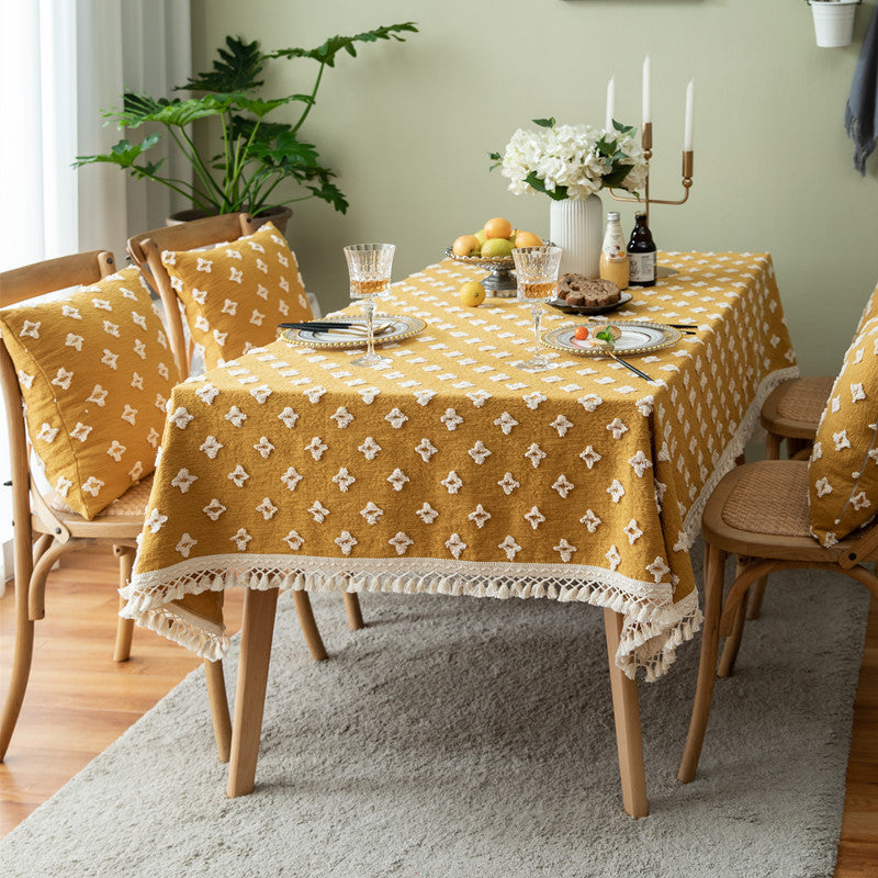 Elegante fransierte Tischdecke für das Zuhause