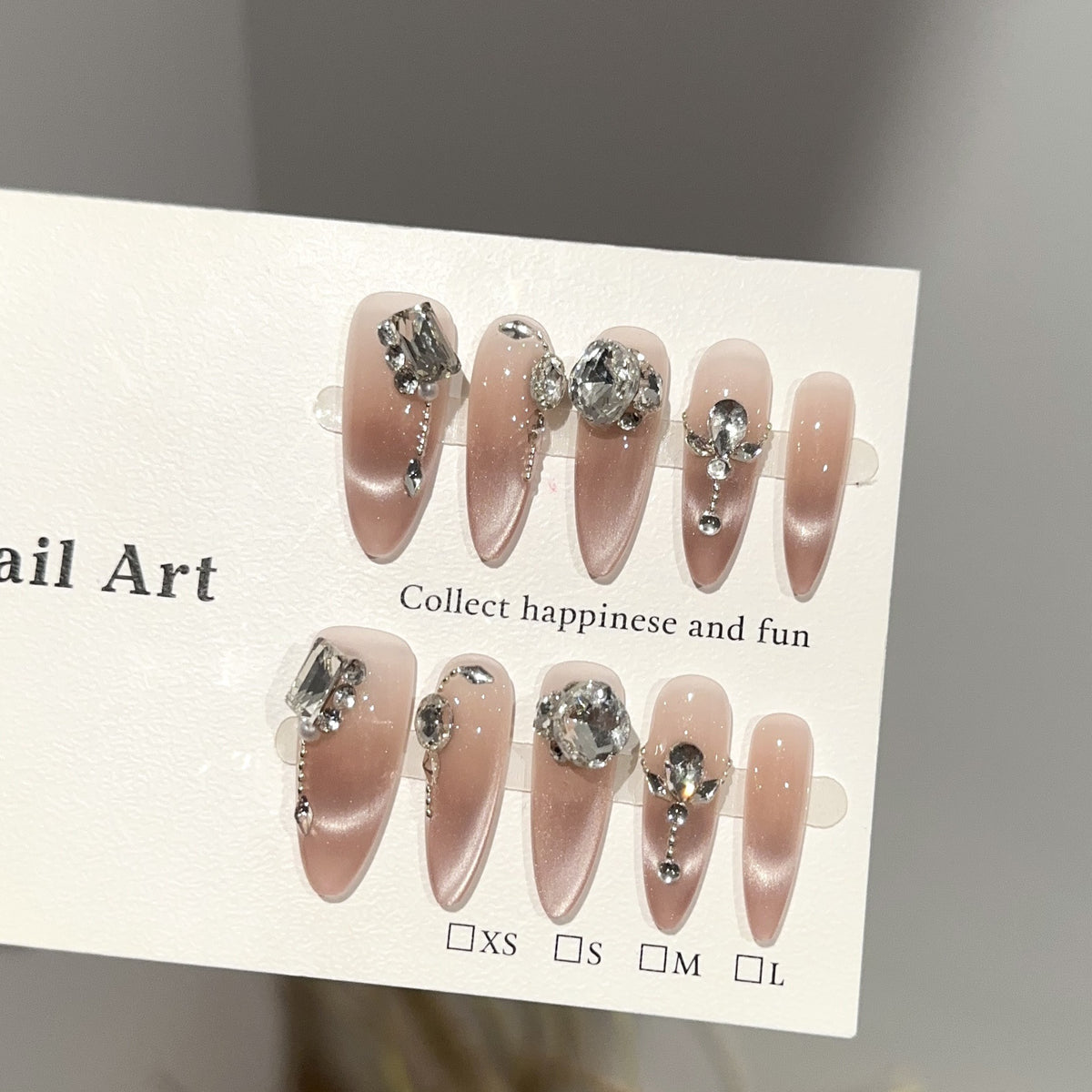 Glamouröse, mit Kristallen verzierte Press-On-Nägel Set