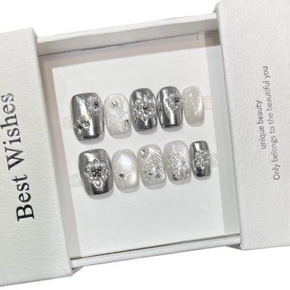 Dekoratives Silber Press-On Nagelset Brehn