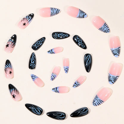 Künstlerische Stiletto-Nagelverlängerungen mit Strassakzenten Brehn