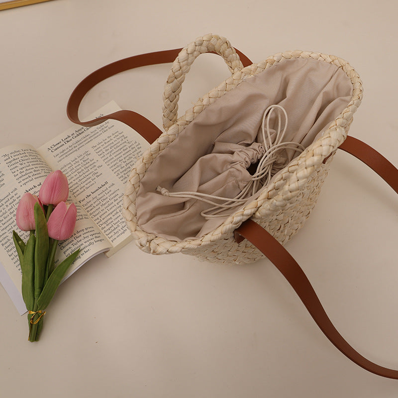 Handgefertigte Basttasche mit Stabilen Ledergriffen Brehn