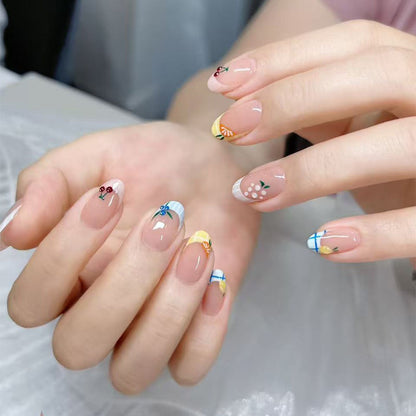 Kreative Nagelkunst mit Exotischem Blattdesign Brehn