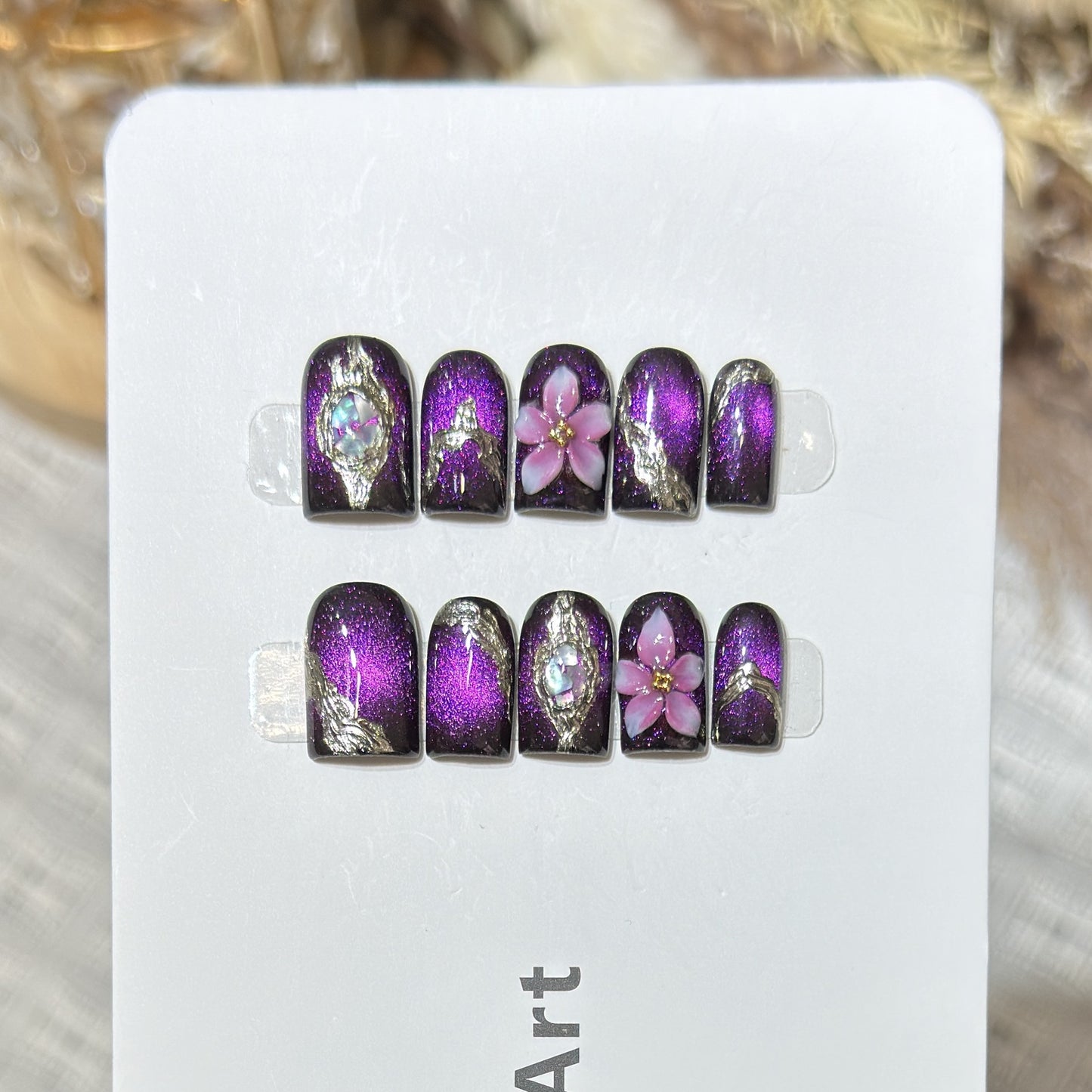 Elegantes Blumendesign Press-On-Nagelset mit Glitzerelementen Brehn