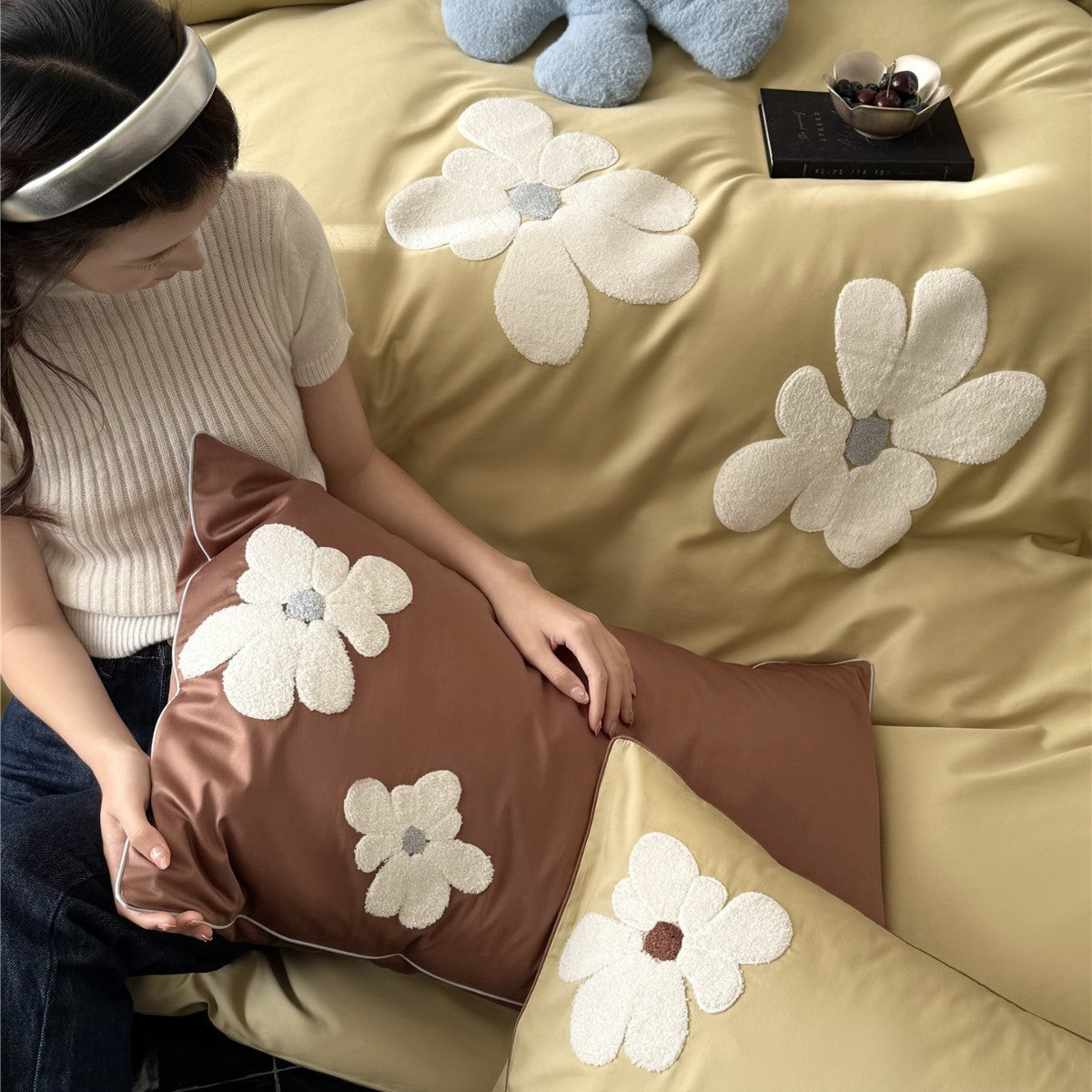 Floral Appliqué Satin-Feel Bettbezug Set mit Chenille Blumenakzenten
