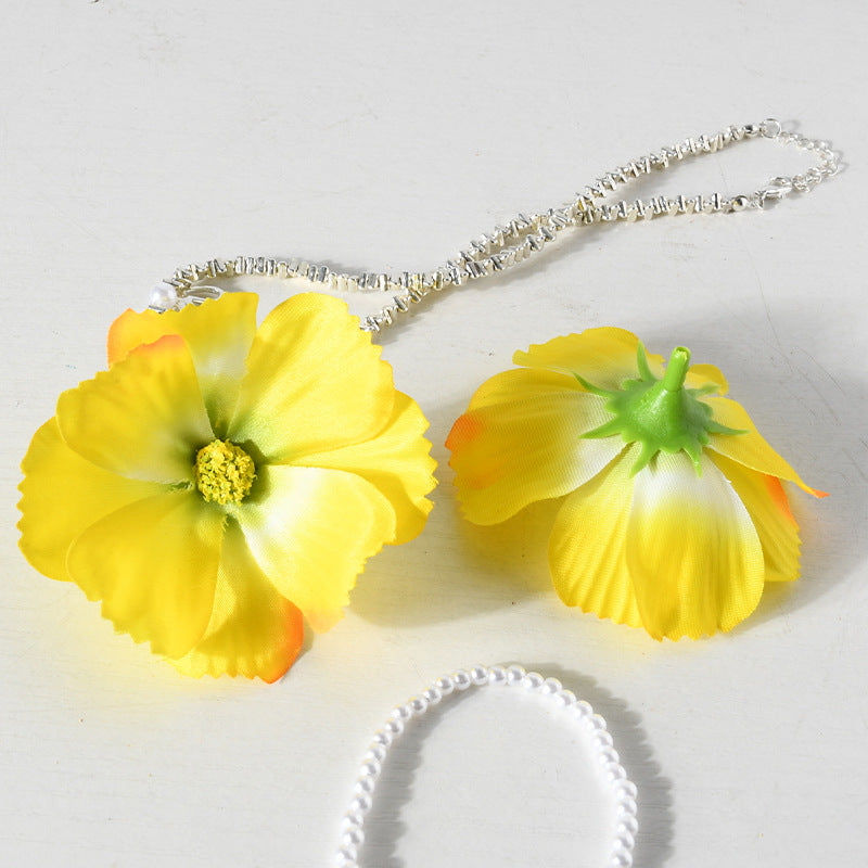 Elegante Blumige Haarklammer Set