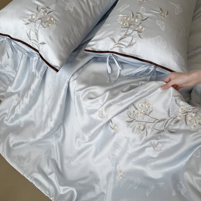 Leichtes Jacquard-Satin-Bettwäsche-Set mit besticktem Schmetterlingsmotiv und Dekorrolle Brehn