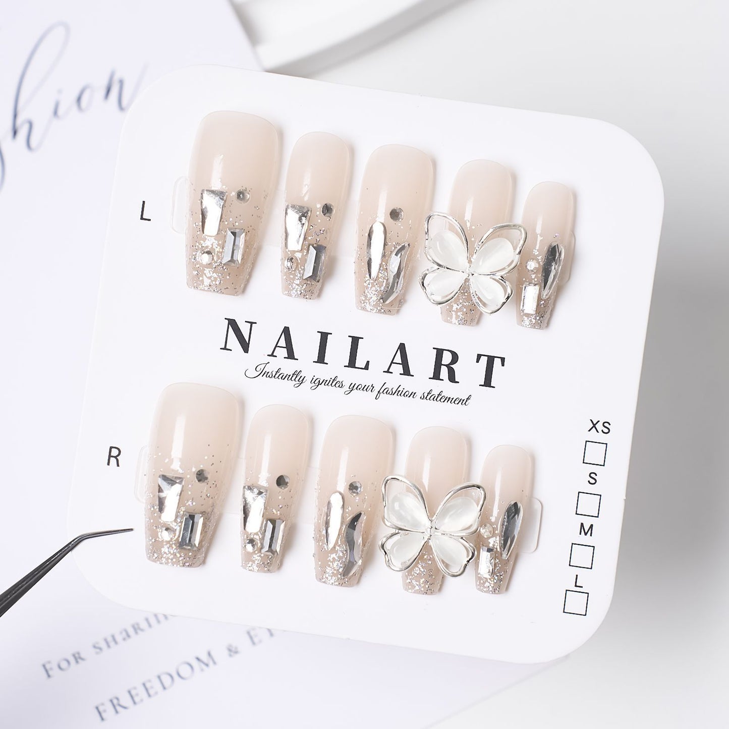 Dekorativer Fashion-Nagel-Set Brehn