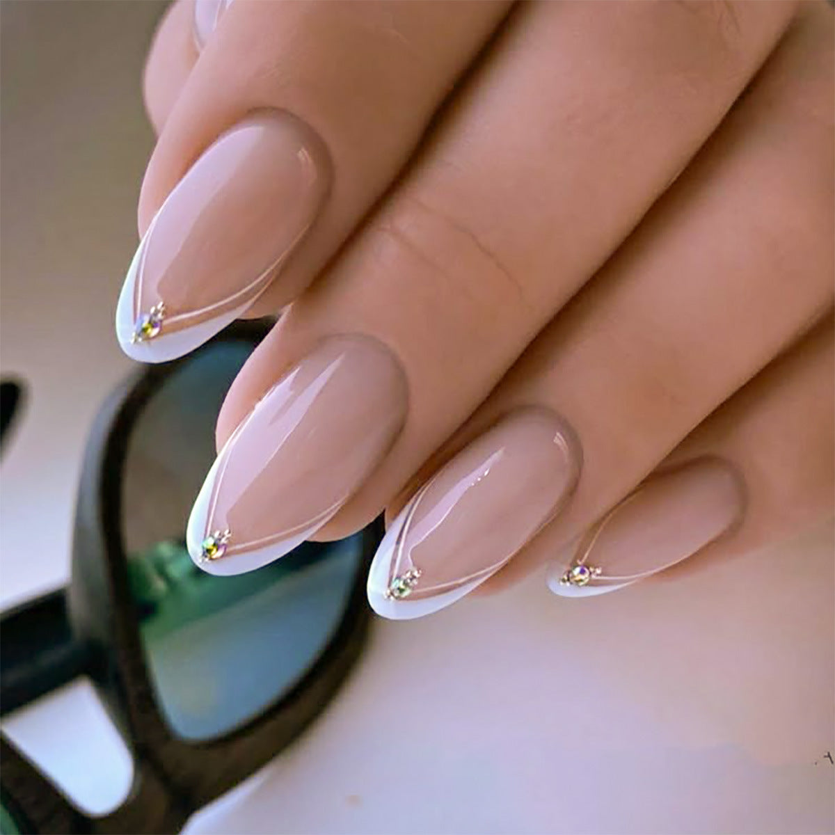 Elegante Stiletto Press-On Nagelkunst Brehn