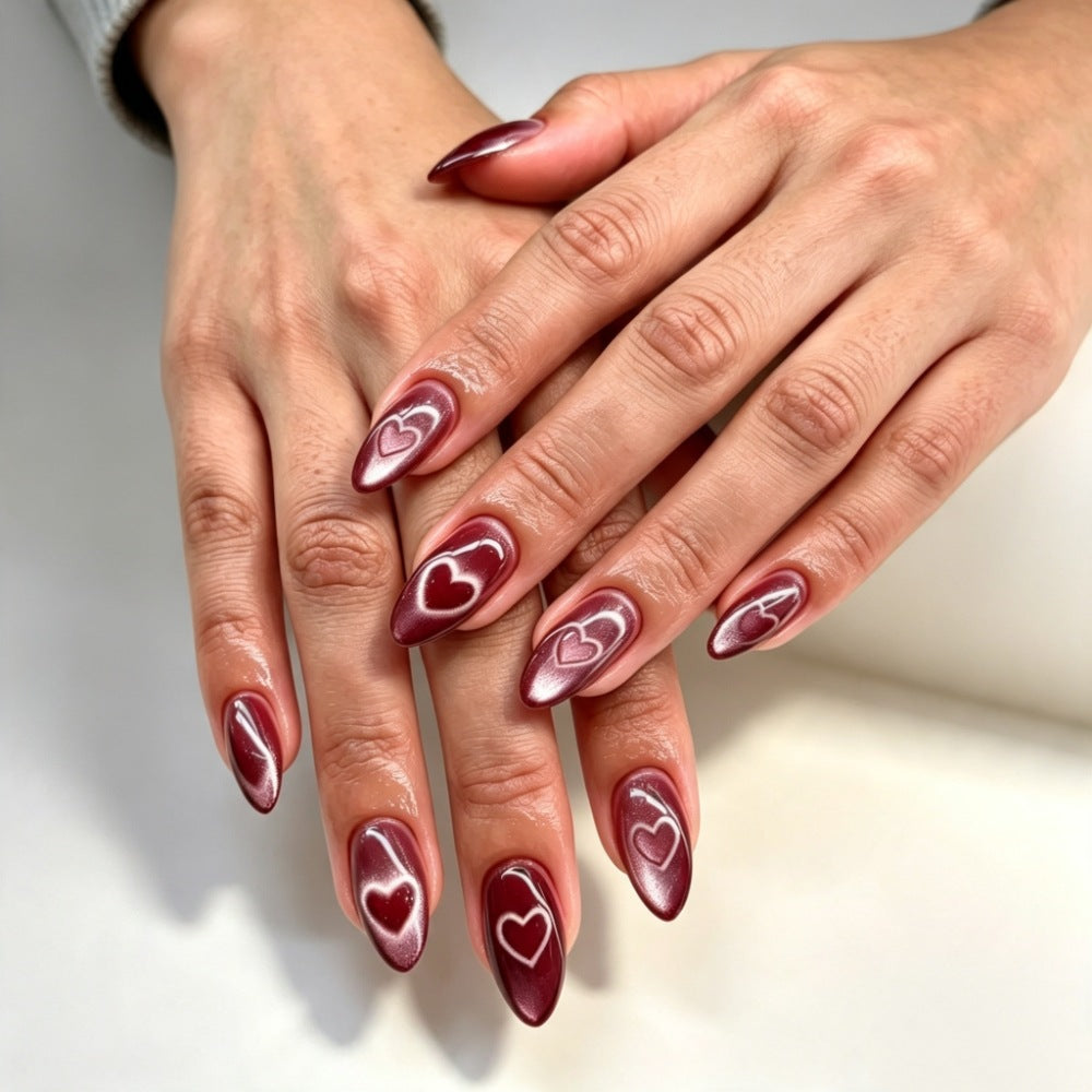Kunstnägel mit Luxuriösem Herz-Design und Schimmerndem Finish Brehn