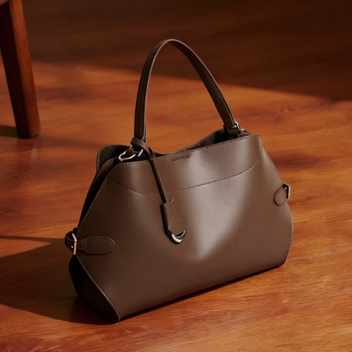 Strukturiert Glattes Leder Top-Handle Tote Bag mit Silber Hardware