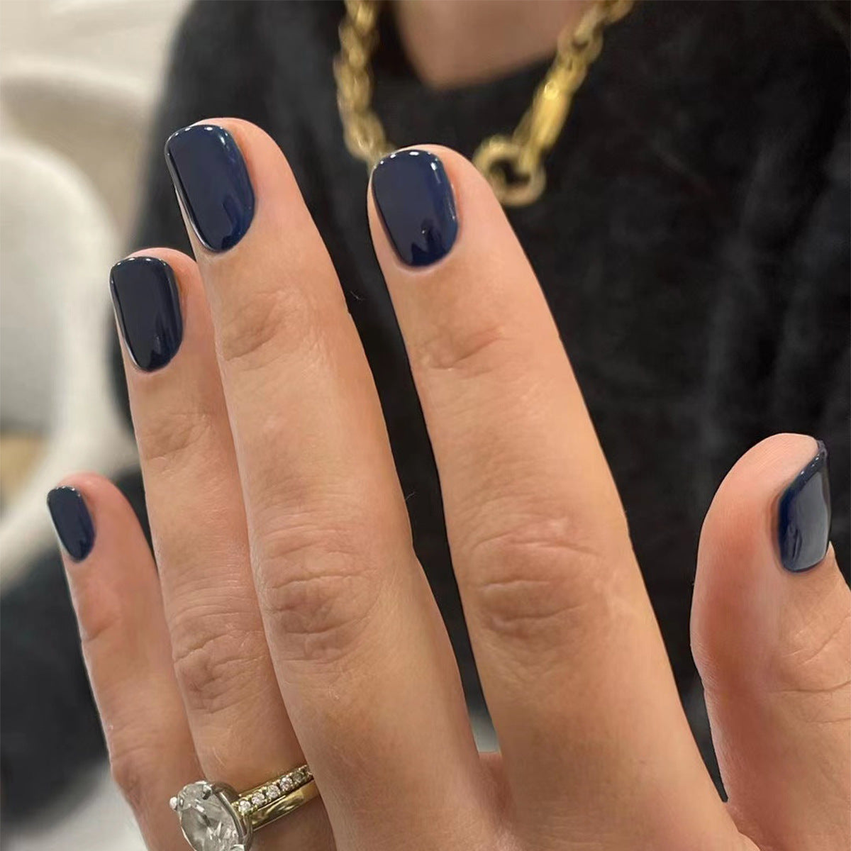 Elegante Nagelkunst mit Glanzfinish Brehn