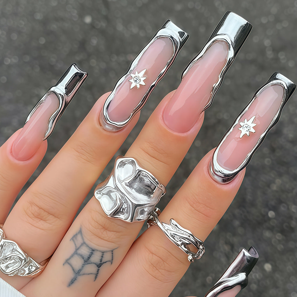 Künstlerische Press-On-Nagelerweiterungen Brehn
