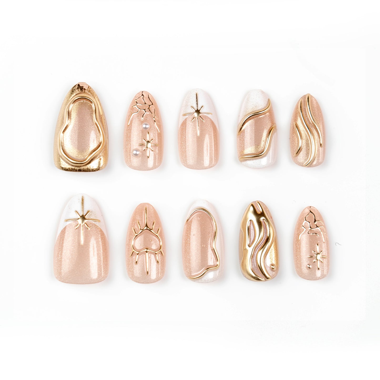 Künstlerisches Press-On-Nägel-Set mit eleganten goldenen Akzenten Brehn