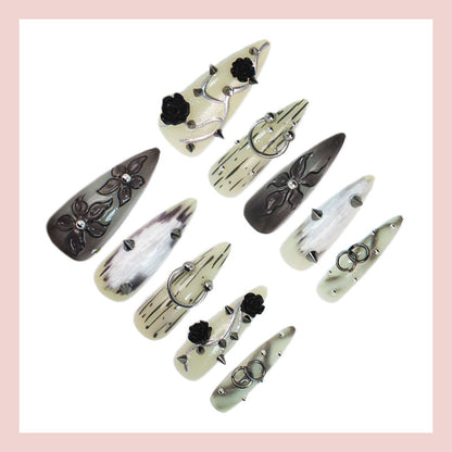 Kunstnagelset mit kreativen Halloween-Motiven und hochwertigen Verzierungen Brehn